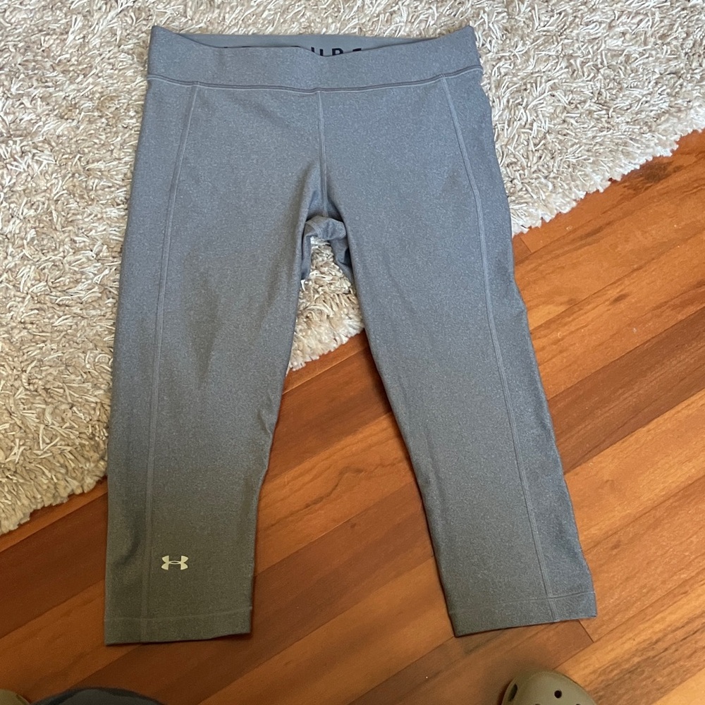 Under Armour Womens Gray Cropped Athletic Leggings  Compression